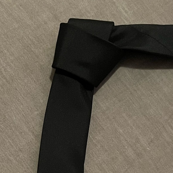 Men’s unsigned black ultra skinny rocker tie. - Picture 4 of 4